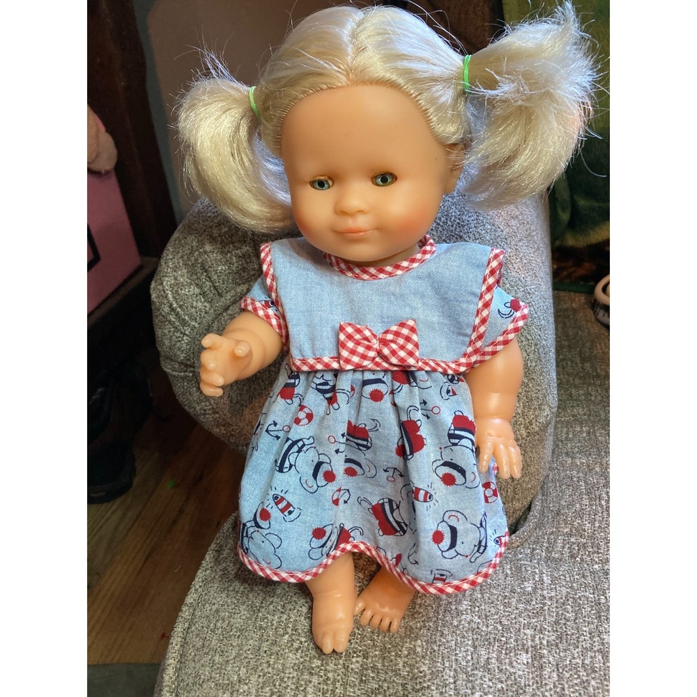 Vintage CORELLE Doll Blond Hair Blue Open Closing Eyes in‎ Original Dress